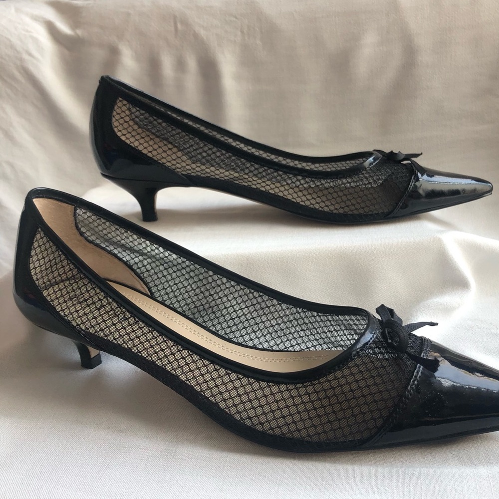 Ellen Tracy Black Kitten Heel Pumps with Mesh and Bow
